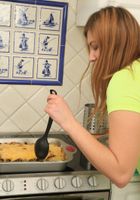 ATK Natural & Hairy: Alexi (Alexi bakes up some sweet hairy pie.)