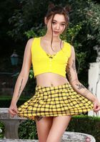 ATK Exotics: Alex De La Flor (Alex De La Flor outdoor upskirt)