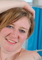 ATK Archives: Alicia (Alicia spreads her pussy)