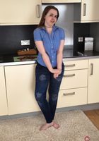 ATK Natural & Hairy: Alice (Alice in scary hairy)