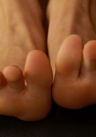 ATK Natural & Hairy: Altaira (Altaira plays her feet)