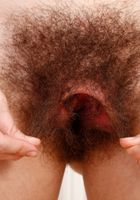 ATK Natural & Hairy: Aali Rousseau (Aali pees in a glass bowl.)