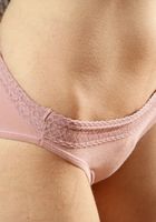 ATK Natural & Hairy: Briar Rose (Briar pulls her legs back for the pink shots.)