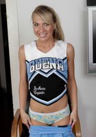 ATK Galleria: Kiarra Knight (Coed tease Kiarra Knight shows her pussy under her cheer uniform)