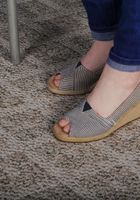 ATK Natural & Hairy: Dylan Jade (Dylan yanks on her hairy pussy.)