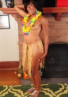 ATK Exotics: Serenity Evans (Ebony Serenity spreads her pussy)