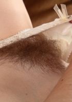ATK Natural & Hairy: Jada (Jada opens her hairy clam)