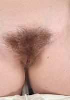 ATK Natural & Hairy: Jada (Jada spreads her milky thighs and fine young fur)