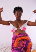 ATK Exotics: Kamara (Kamara spreads those legs)