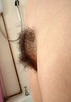 ATK Archives: Kelly (Sexy MILF Kelly cleans her thick hairy pussy)