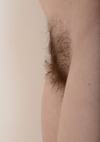 ATK Natural & Hairy: Lara Brookes (Hairy Lara open her bush)