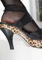 ATK Natural & Hairy: Leona (Leona in mature and hairy)