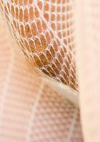 ATK Archives: Nichole Shae (Hairy Nichole takes off her stockings)