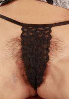 ATK Natural & Hairy: Nikki Daniels (Hairy MILF Nikki spreads her bush)