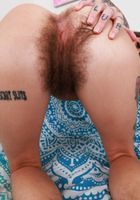 ATK Natural & Hairy: Pearl Sage (Pearl Sage stands out in neon green)