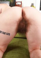 ATK Natural & Hairy: Pearl Sage (Pearl Sage shows off her fuzzy-wuzzys)