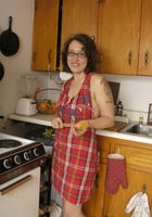 ATK Archives: Rachael (Rachael spreads her pussy.)