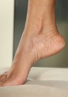 ATK Natural & Hairy: Ryder Cruise (Ebony Ryder shows her pussy)