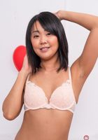 ATK Natural & Hairy: Saya Song (Saya Song in exotic and hairy)