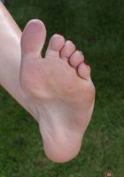 ATK Galleria: Scarlett Sage (Scarlett Sage strips off her sexy heels)