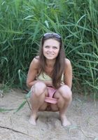 ATK Galleria: Sonya (Naughty amateur Sonya takes a pee on the beach)