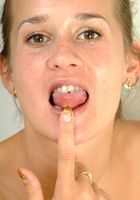 ATK Archives: Suzi (Suzi spreads her pussy)