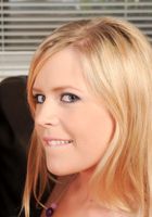 ATK Archives: Tara Lynn Foxx (Tara Lynn Foxx spreads her pussy.)