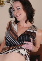 ATK Natural & Hairy: Veronica Snow (Hairy MILF Veronica shows off her bush)